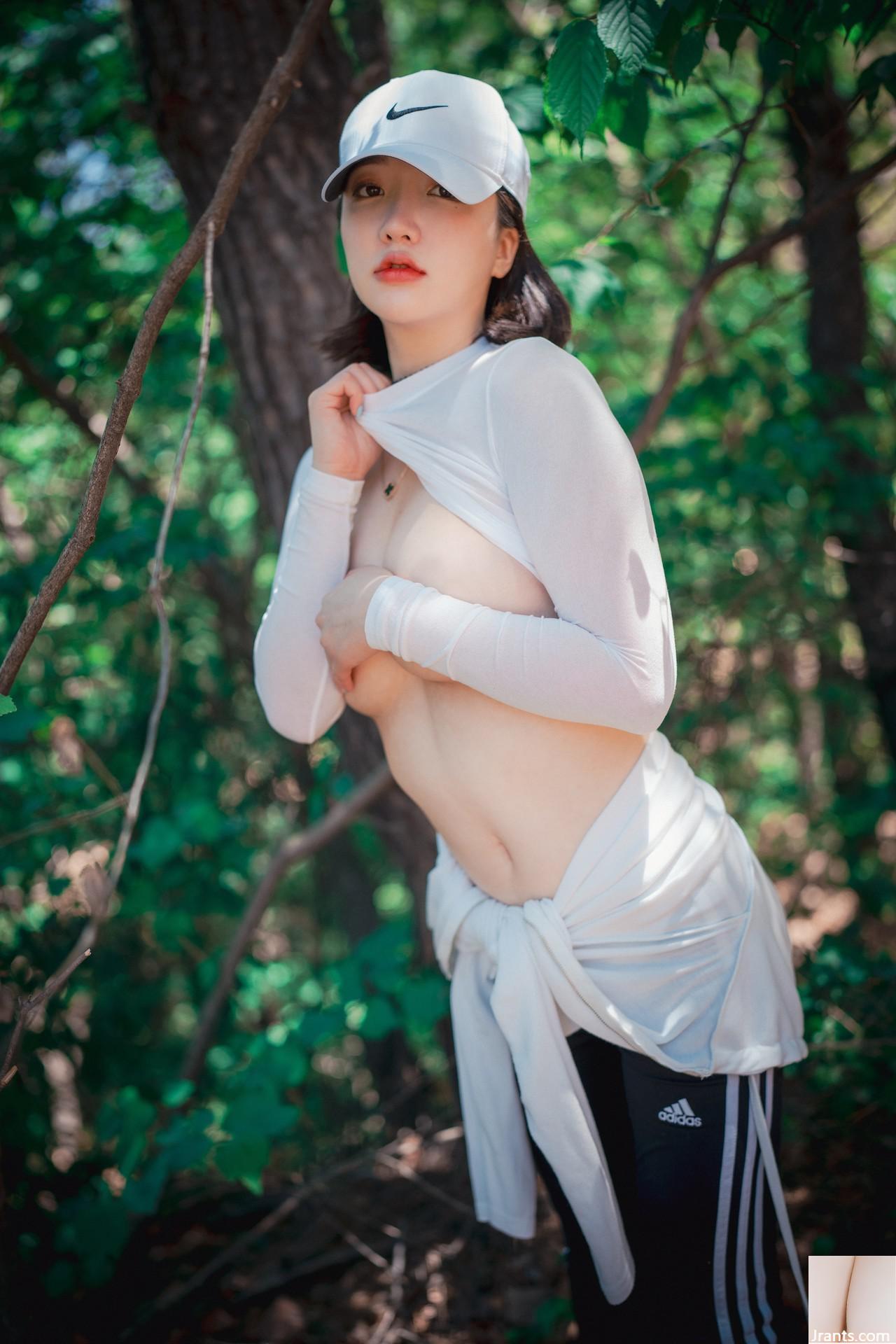 Son Yeeun, (DJAWA) Set Trekking Nakal04 (41P)