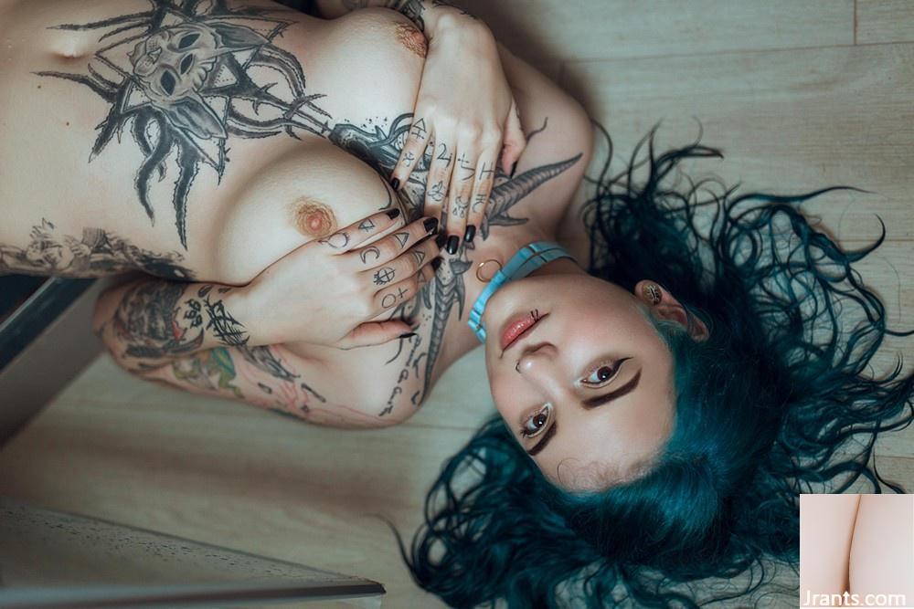 (Suicide Girls) 9 ژوئیه 2023 &#8211; Gloom &#8211; Shape of love (52P)