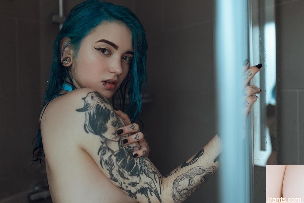 (Suicide Girls) 09 juillet 2023 – Gloom – Forme de l’amour (52P)