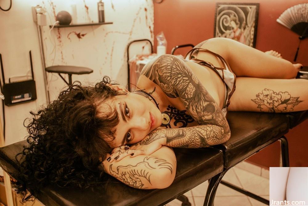 (Suicide Girls) 15 de julio de 2023 – RayrayRaiai – Mi primera sesión sexyP (45P)