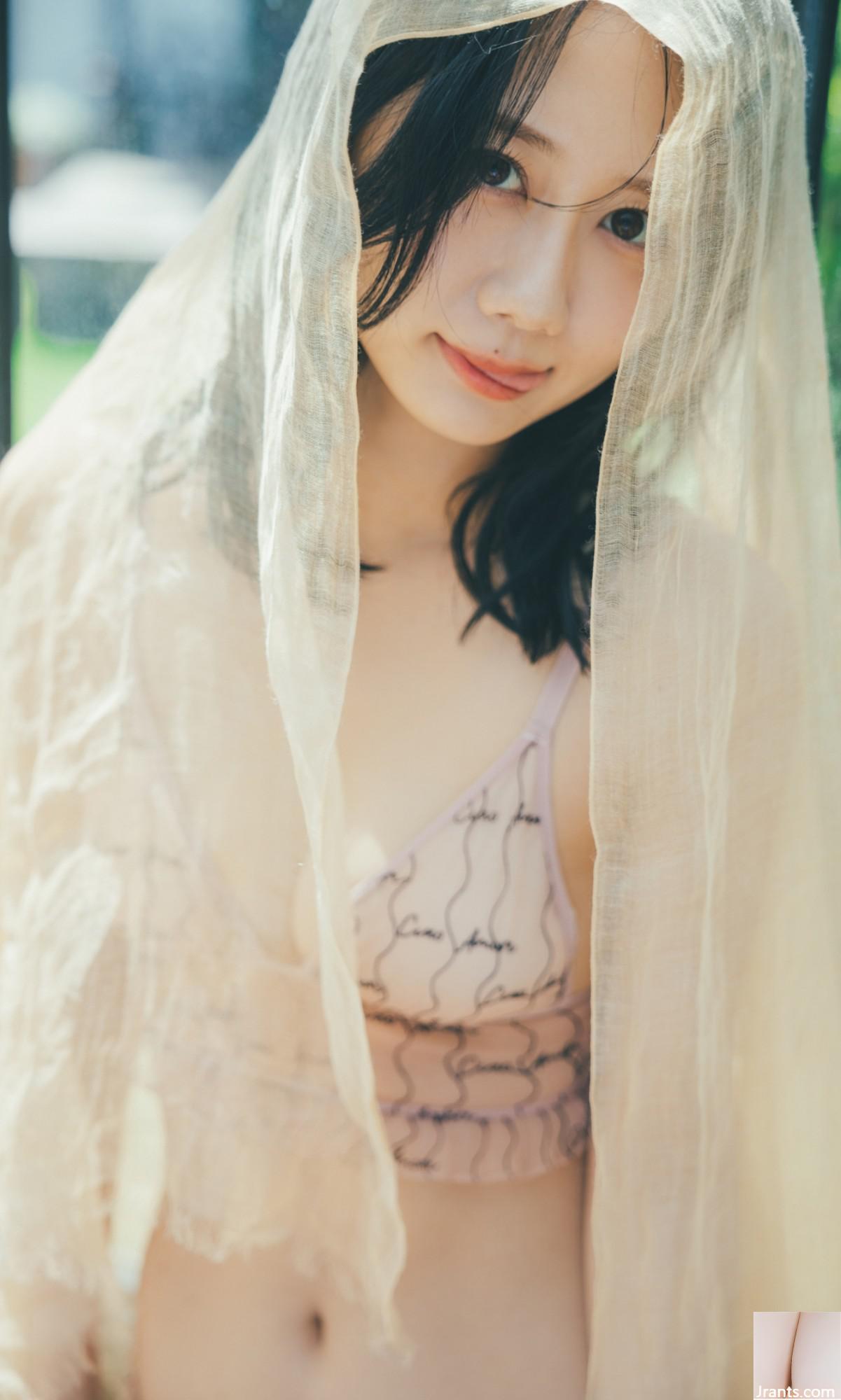 Album foto Furahata Nawa Muncul (54P)