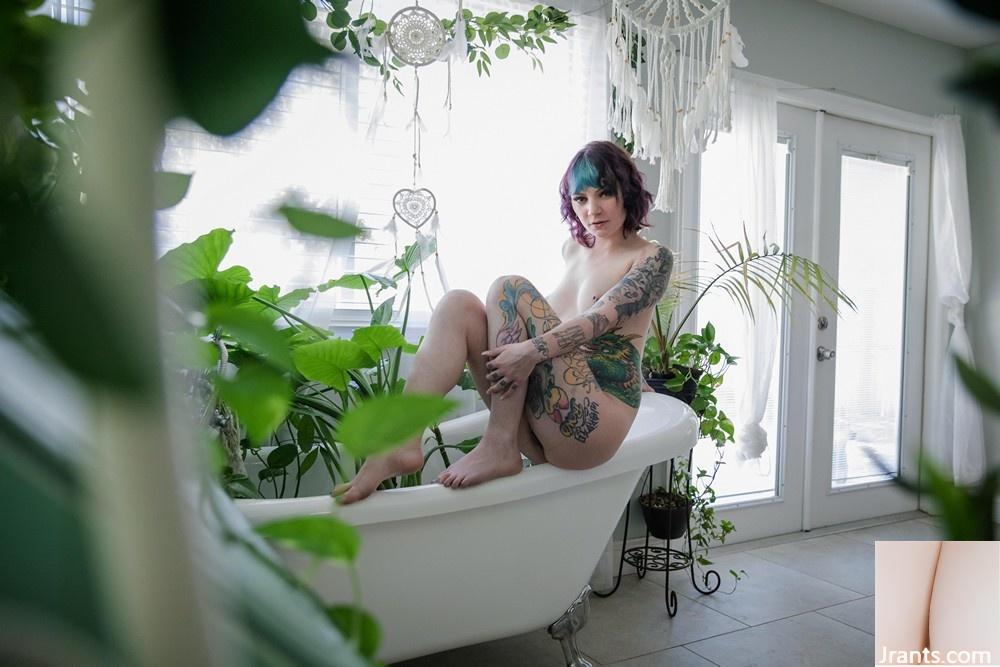 (Suicide Girls) 25 de agosto de 2023 – Kirbee – Angel Eyes (49P)