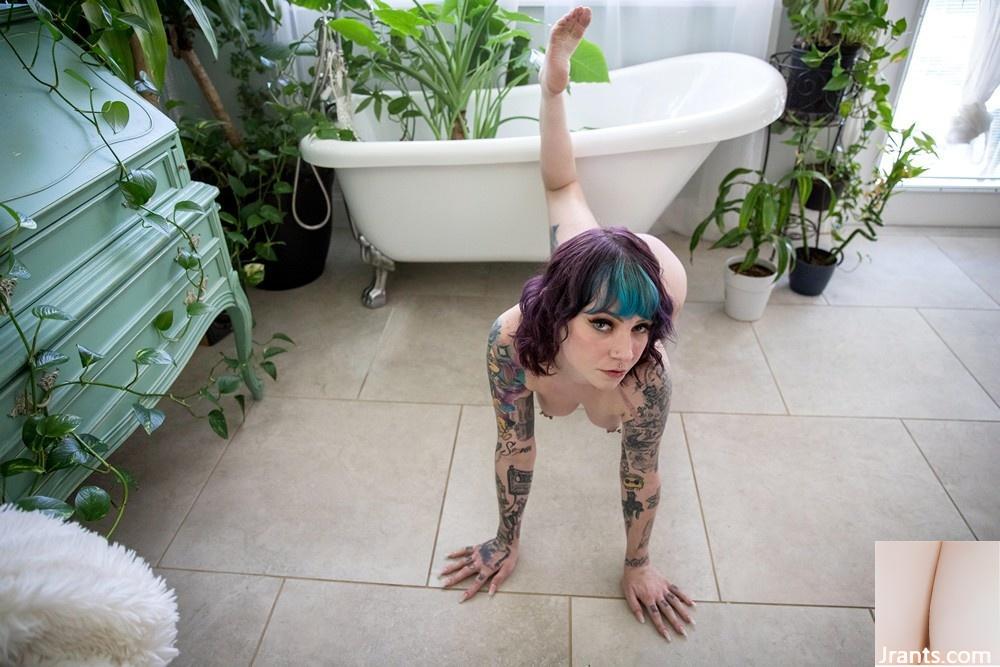 (Suicide Girls) 25 de agosto de 2023 – Kirbee – Angel Eyes (49P)