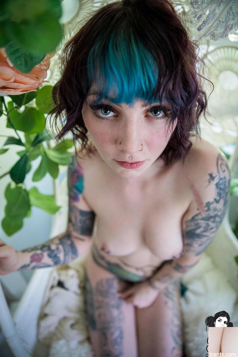 (Suicide Girls) 25 de agosto de 2023 – Kirbee – Angel Eyes (49P)