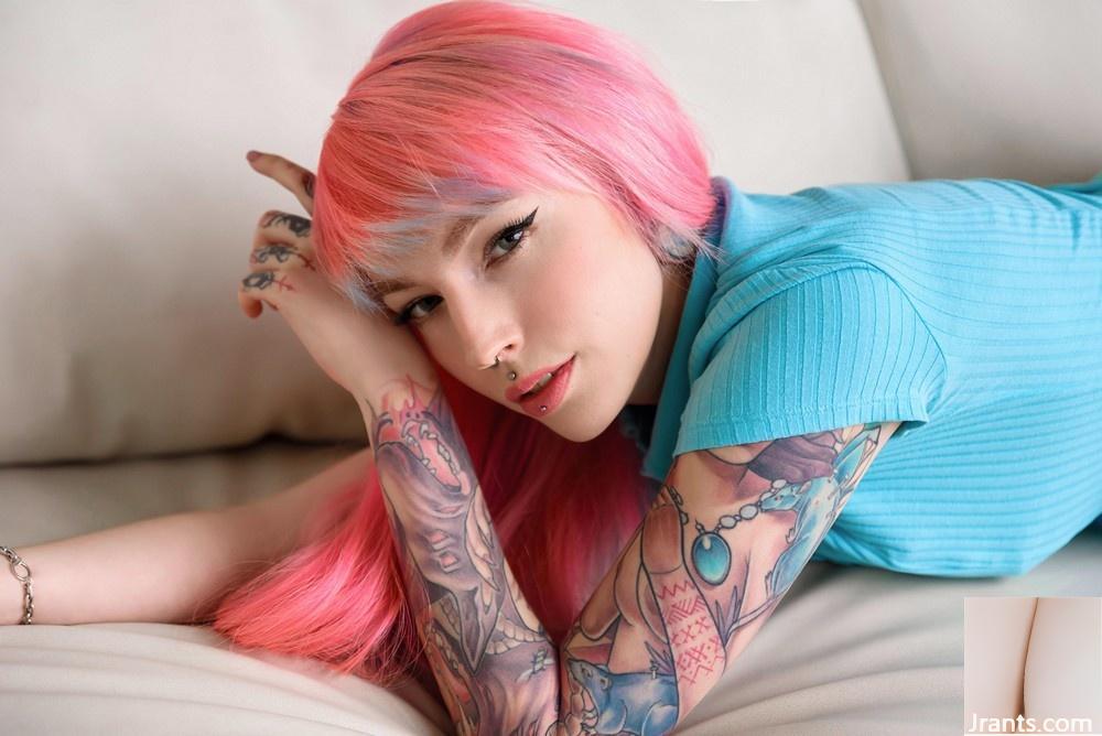 (Suicide Girls) 21 de agosto de 2023 – Hellia – Tire meu vestido (51P)