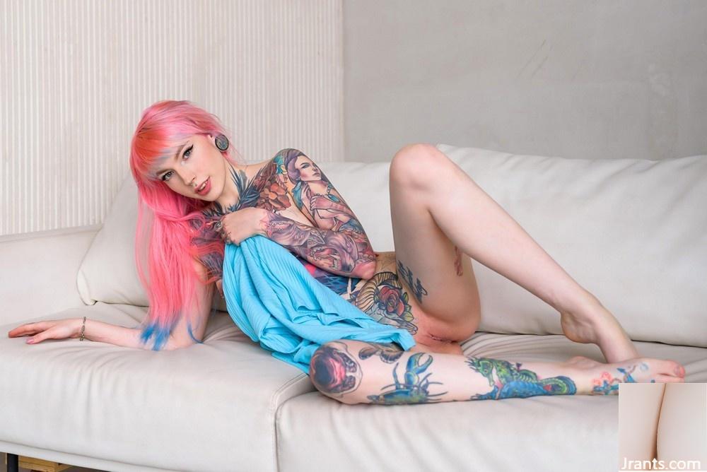 (Suicide Girls) 21 أغسطس 2023 &#8211; هيليا &#8211; اخلع فستاني (51ف)