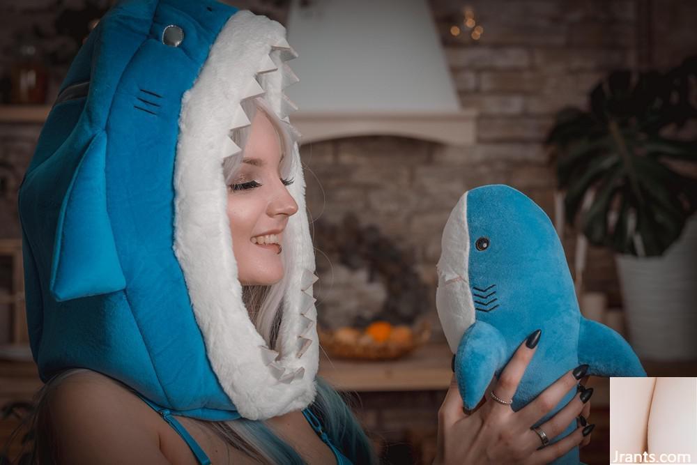 (Suicide Girls) 10. September 2023 – Luventa – Momma Shark (41P)