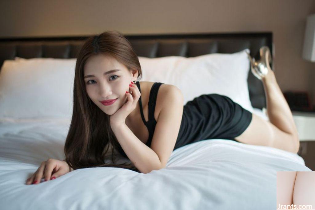 Foto ultra-jernih yang tak ada habisnya dari model Tiongkok terbaik – Xiao Zhou Xun (Ren Ren) (72P)