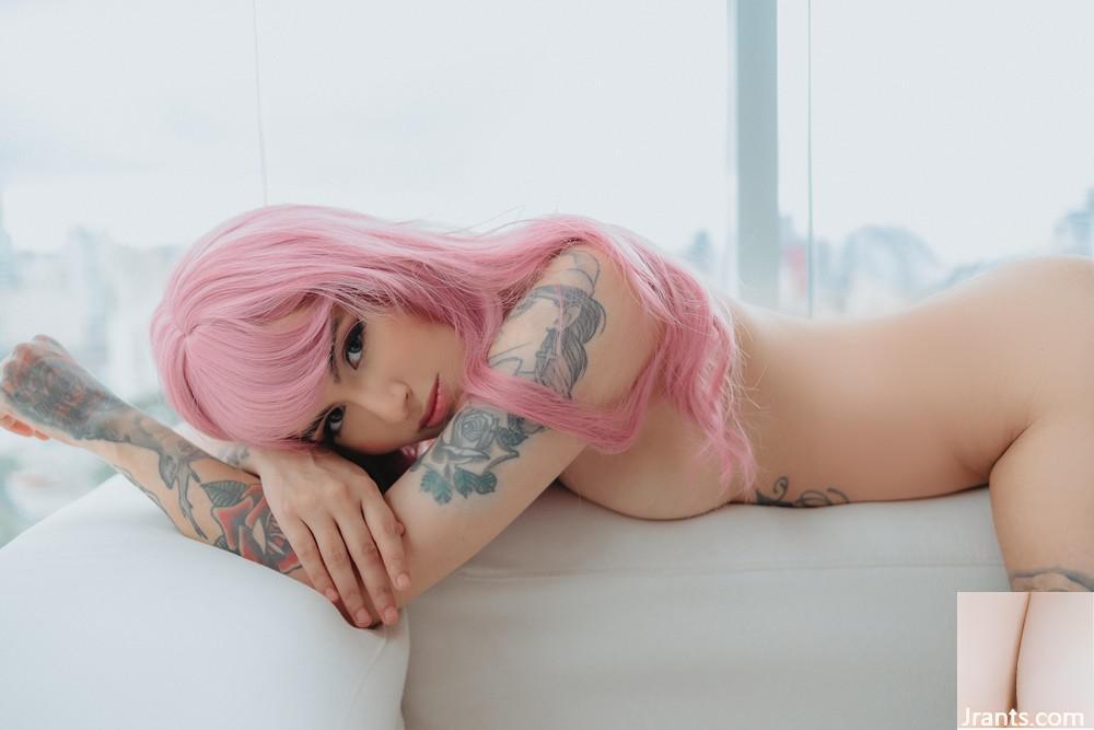 (Suicide Girls) 09 de diciembre de 2023 – Piscis – ESPÍRITU ROSADO (56P)