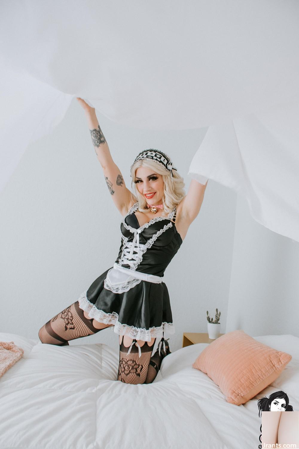 (Suicide Girls) Stephsugar – Empregada Fresca