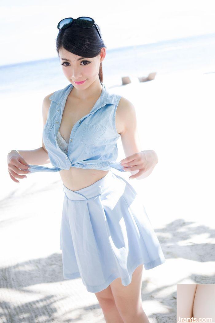 Mara Jiang, Studentin in Uniform und Bikinifoto (54P)