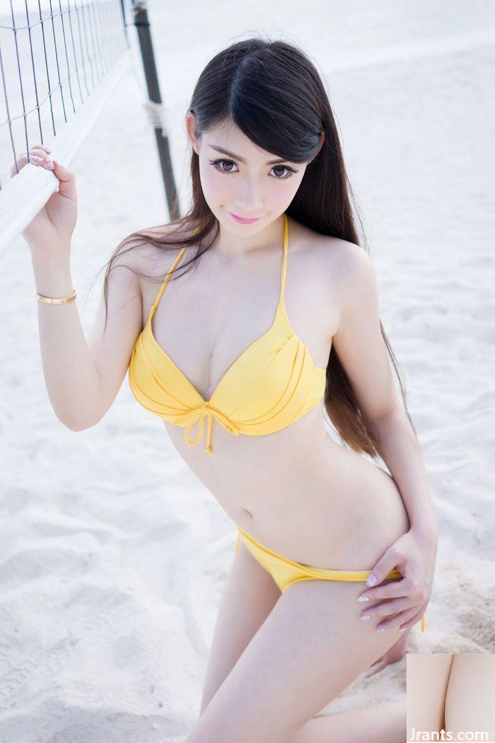 Mara Jiang, Studentin in Uniform und Bikinifoto (54P)