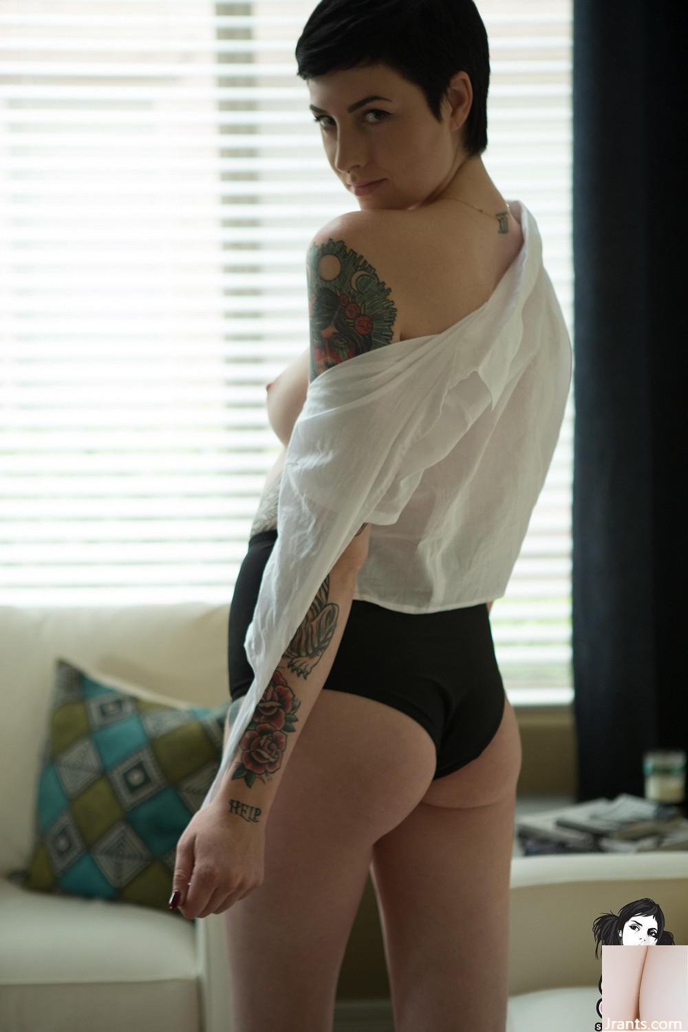 (Suicide Girls) Salym – Aerodinamis