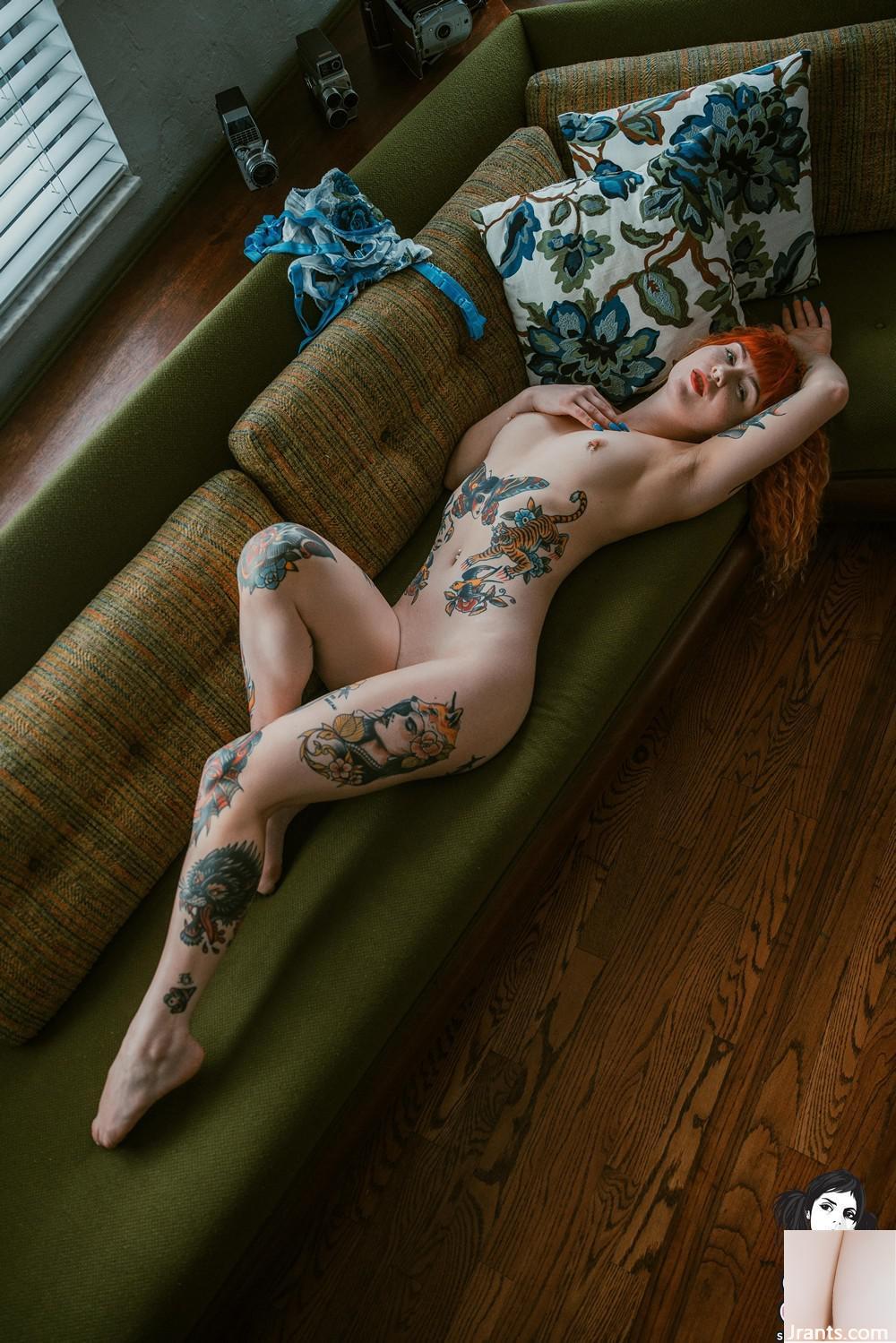 (Suicide Girls) Senza amore – Opale