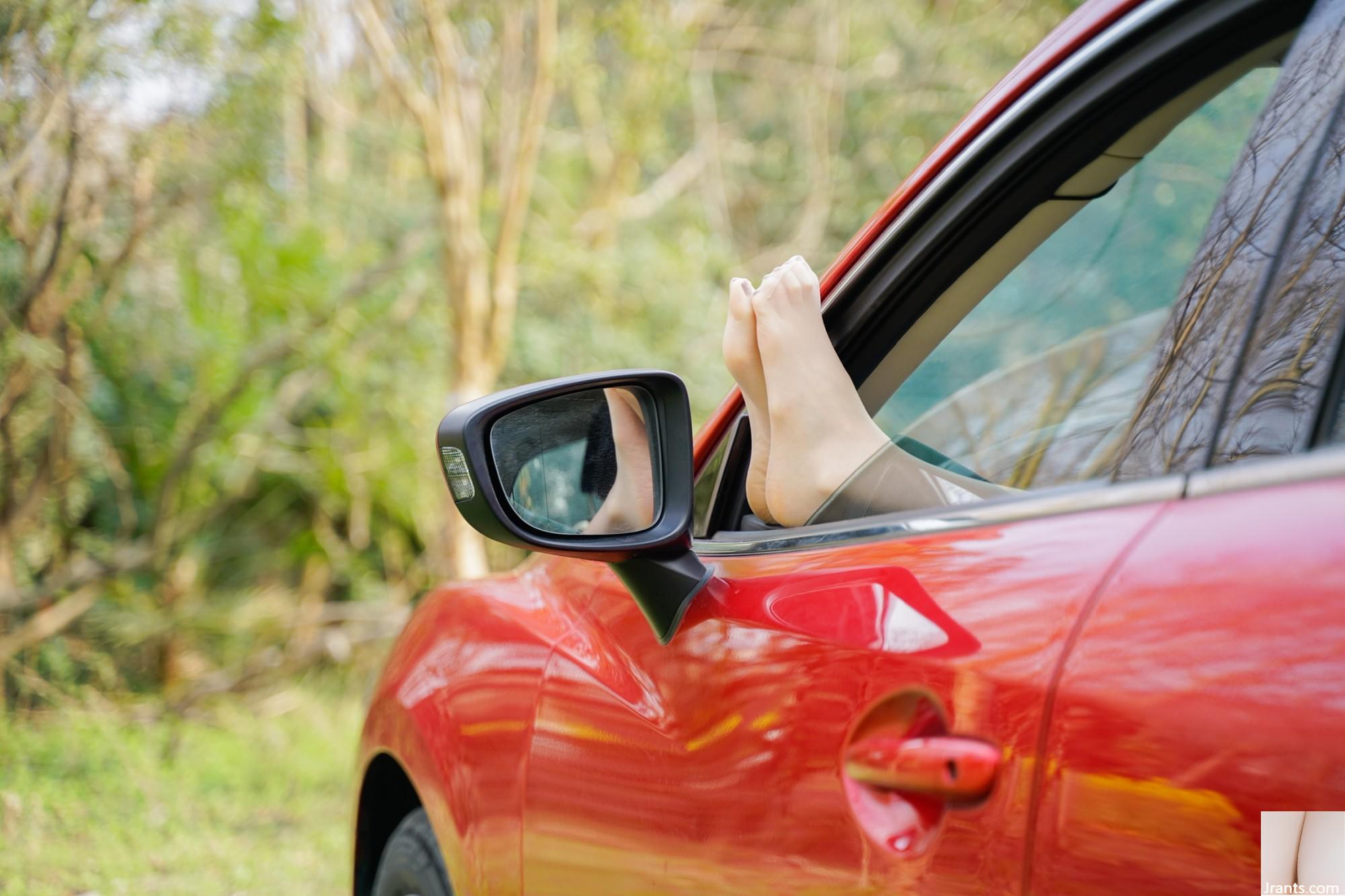 Cynthia Yuxiaojiang_XG_73to75 Las medias con sabor a coche deportivo son aún más fragantes (116P)