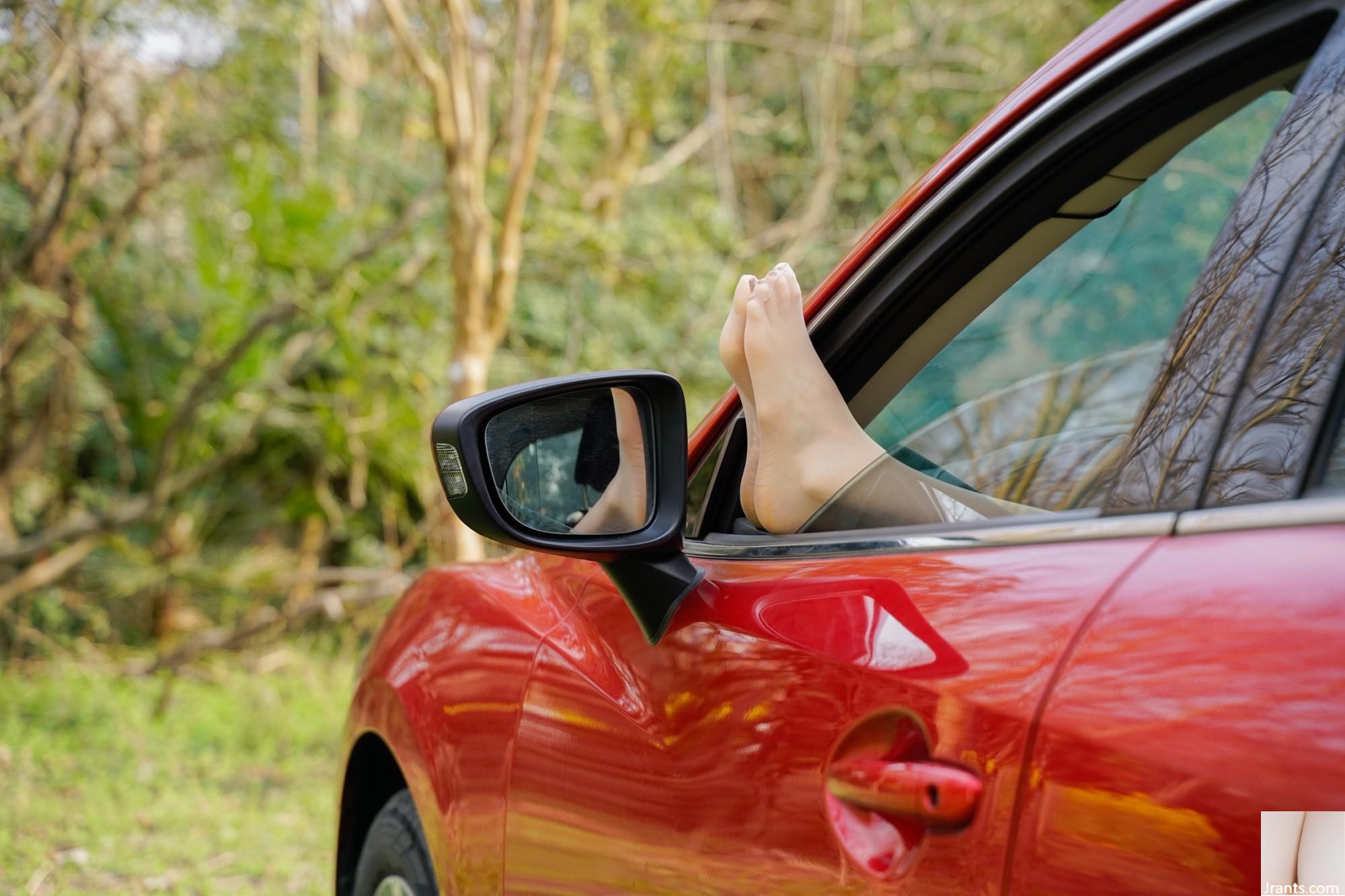 Cynthia Yuxiaojiang_XG_73to75 Las medias con sabor a coche deportivo son aún más fragantes (116P)