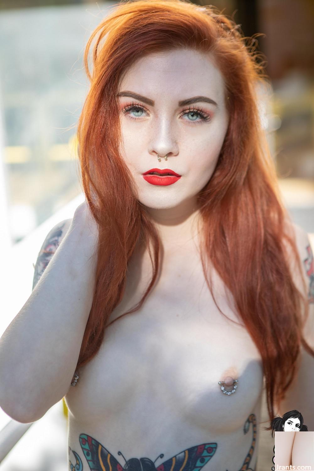 (Suicide Girls) Loveless – Hojas de otoño