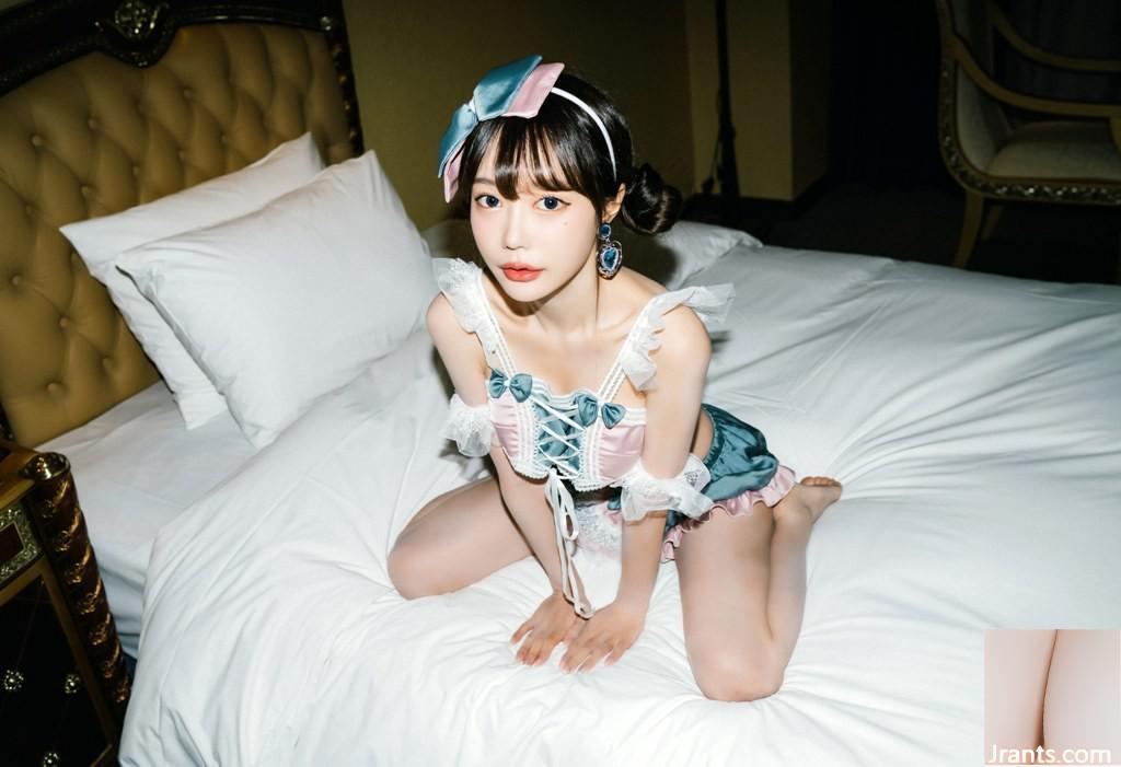 Moon Night Snap – Jucy 《Vol.4 Your Only Maid》 (107P