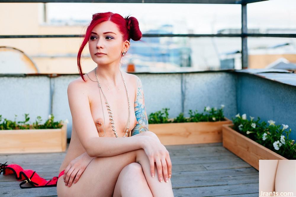 (Suicide Girls) Ultraamarie – Malam Putih (