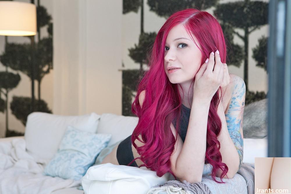 (Suicide Girls) Ultraamarie – Tanpa Judul