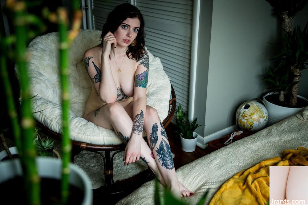 (Suicide Girls) Cailinfire – Apricity