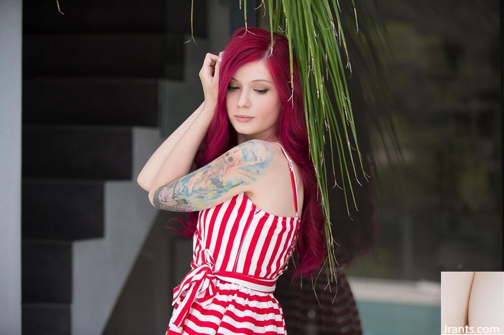 (Suicide Girls) Ultraamarie – Manis Seperti Nektar