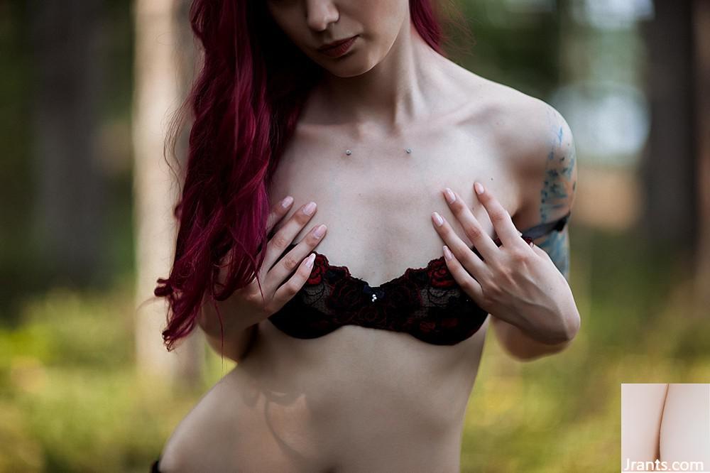 (Suicide Girls) Ultraamarie – Deep In Forest