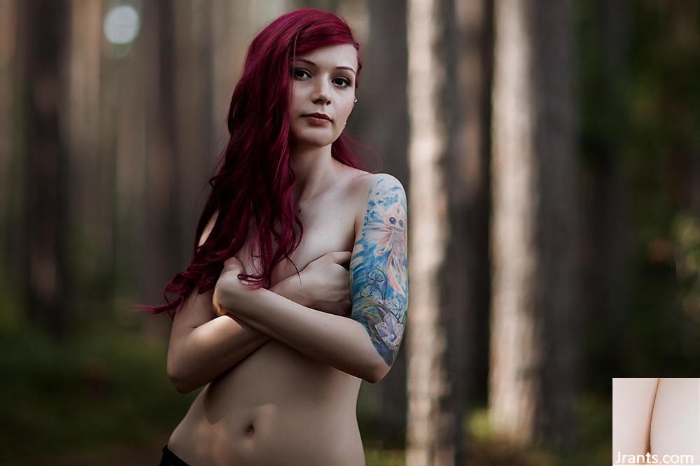 (Suicide Girls) Ultraamarie – Deep In Forest