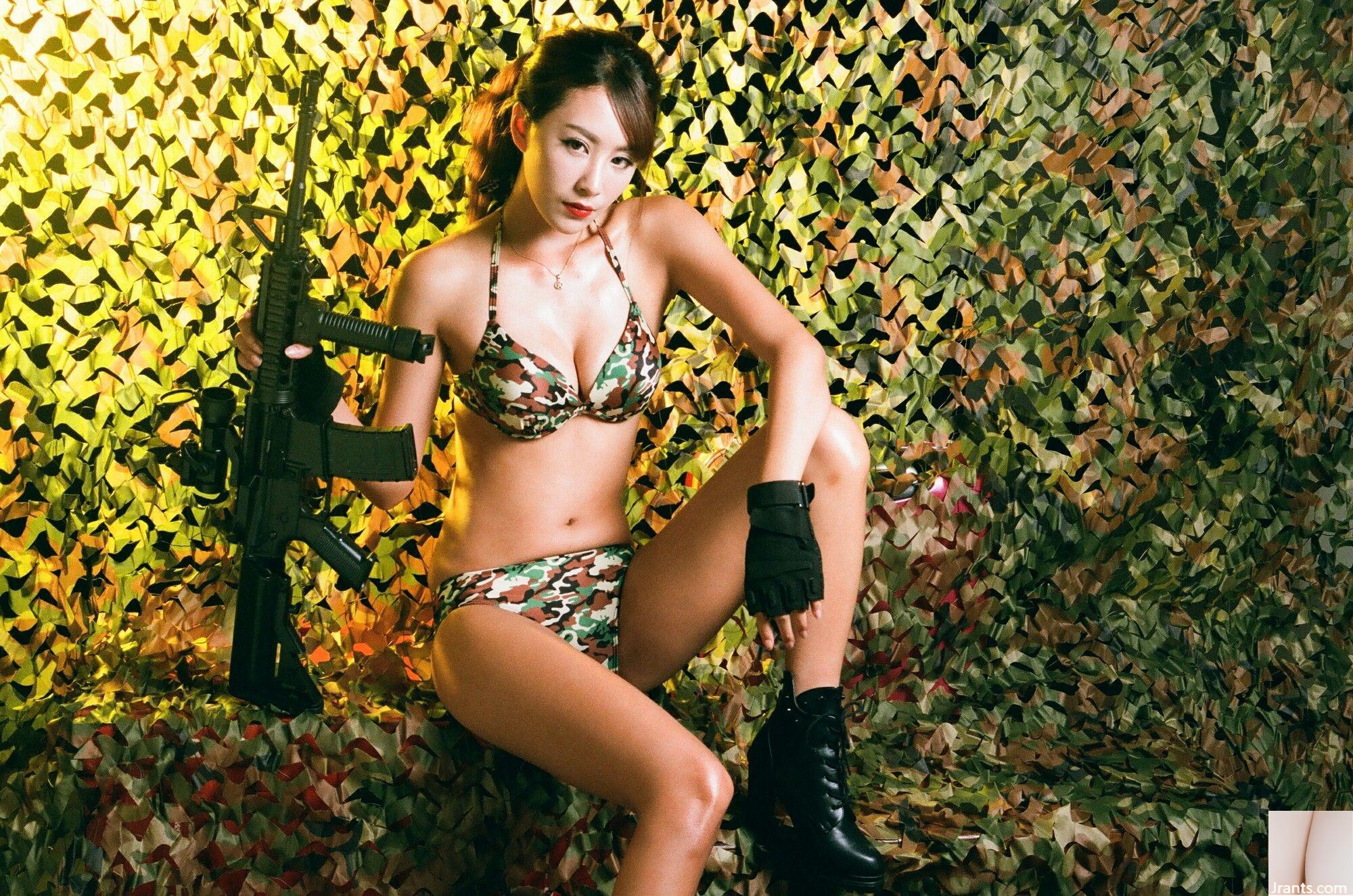 Miso Xia Qing – Sous-vêtements en soie noire + femme soldat camouflage (72P)