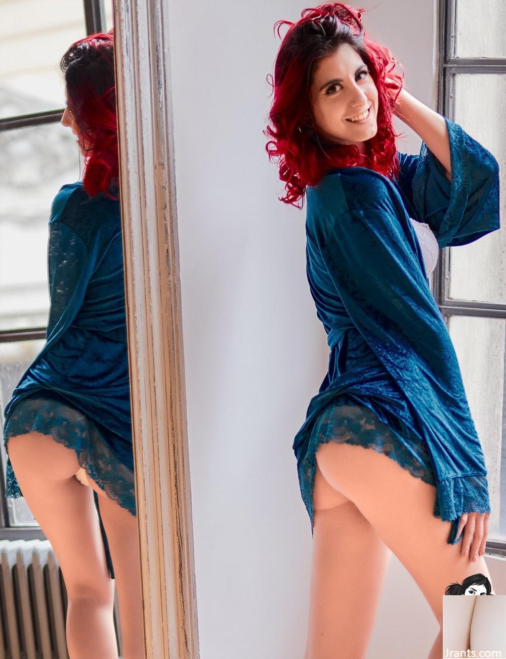 (Suicide Girls) Acuariano – Reflexo de mim mesmo