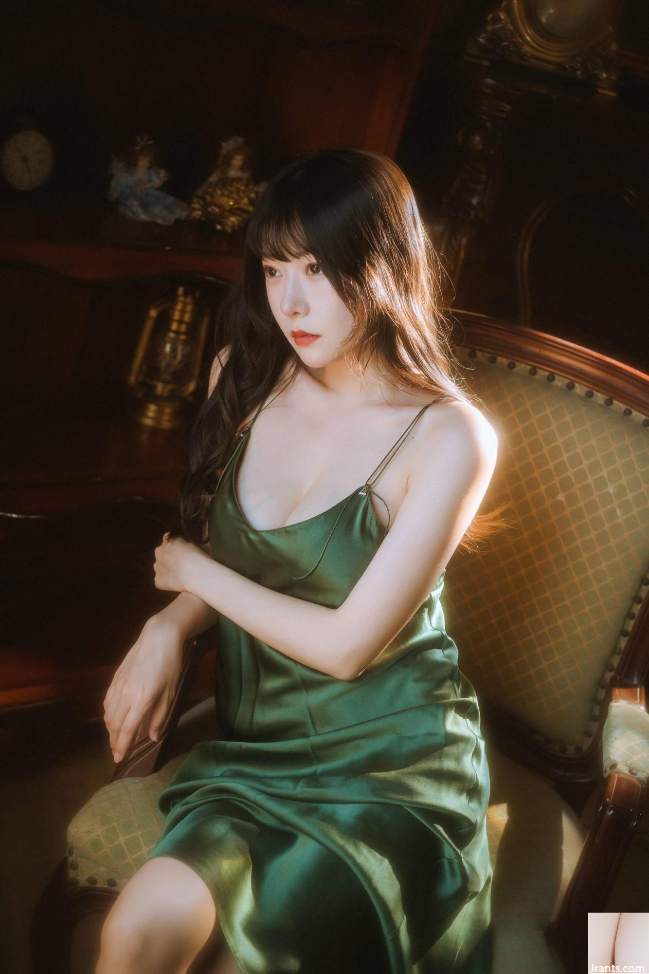 (Online-Sammlung) Welfare Girl Vanilla Meow Lulu „Green Dress“ VIP Exclusive (49P)