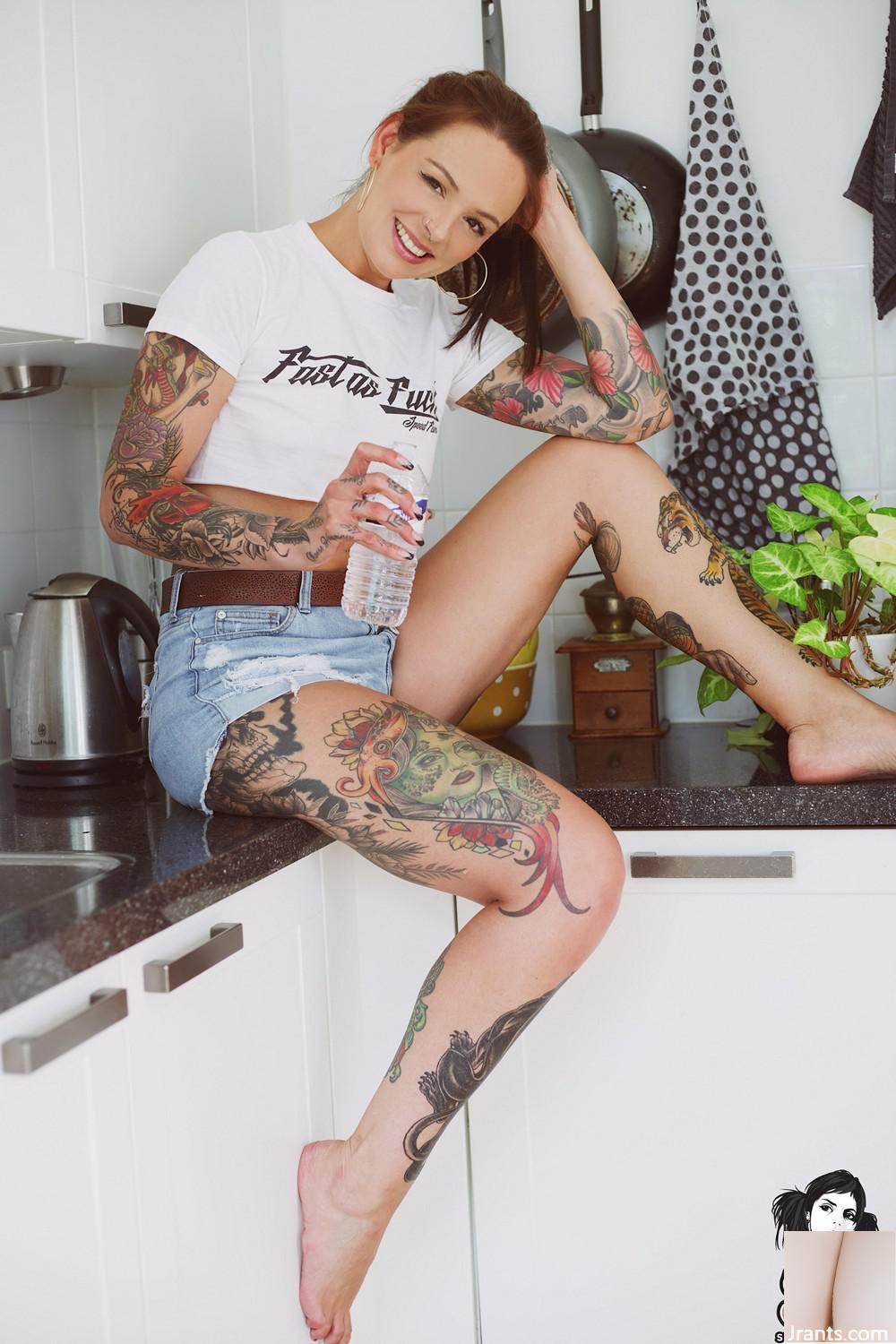 (Suicide Girls) Annoir – Tellement frais