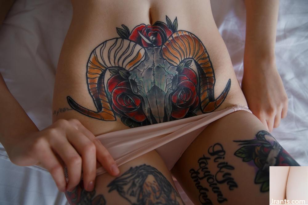 (Suicide Girls) Hellia – Zartes Rosa