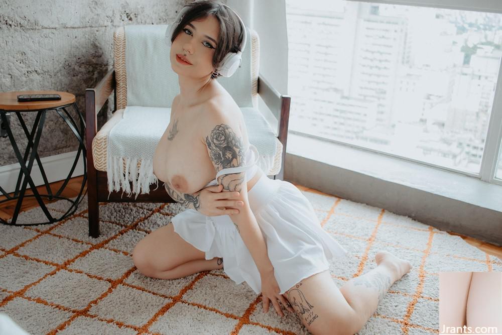 (Suicide Girls) 06 فوریه 2024 – Miu – She&#39;s My Collar (48P)