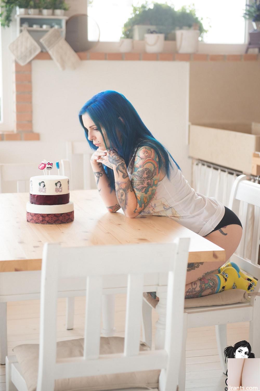 (Suicide Girls) Jackye – Meilleur anniversaire de tous les temps