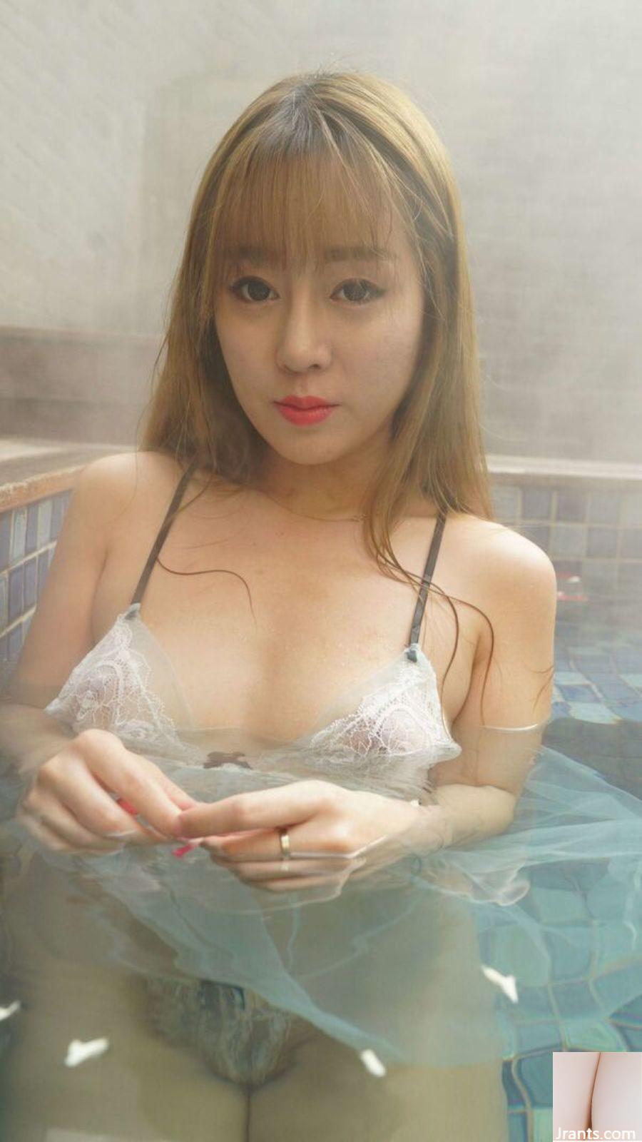 Wang Yuchun &#038; Beibei Hot Spring Girl + Nalu Selena Little Roudan Hot Spring (77P)