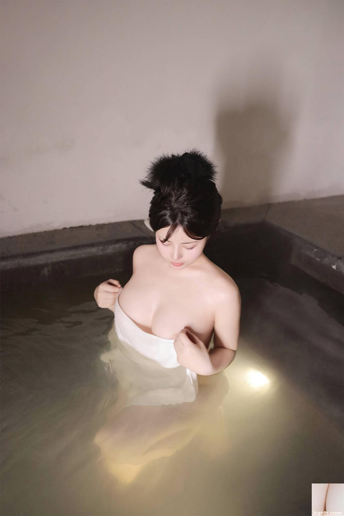 (Collezione online) Sono trapelate foto private della modella di bellezza XiuRen Chen Xiaohua &#8220;Facciamo un bagno insieme&#8221; (72P)