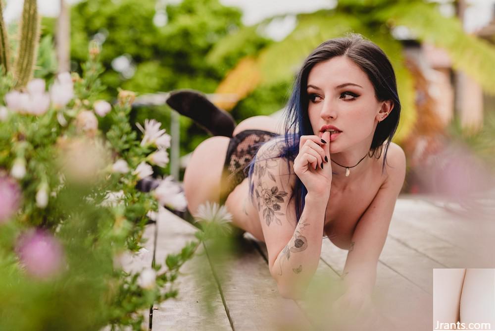 (Suicide Girls) 우아한 – Slutgarden