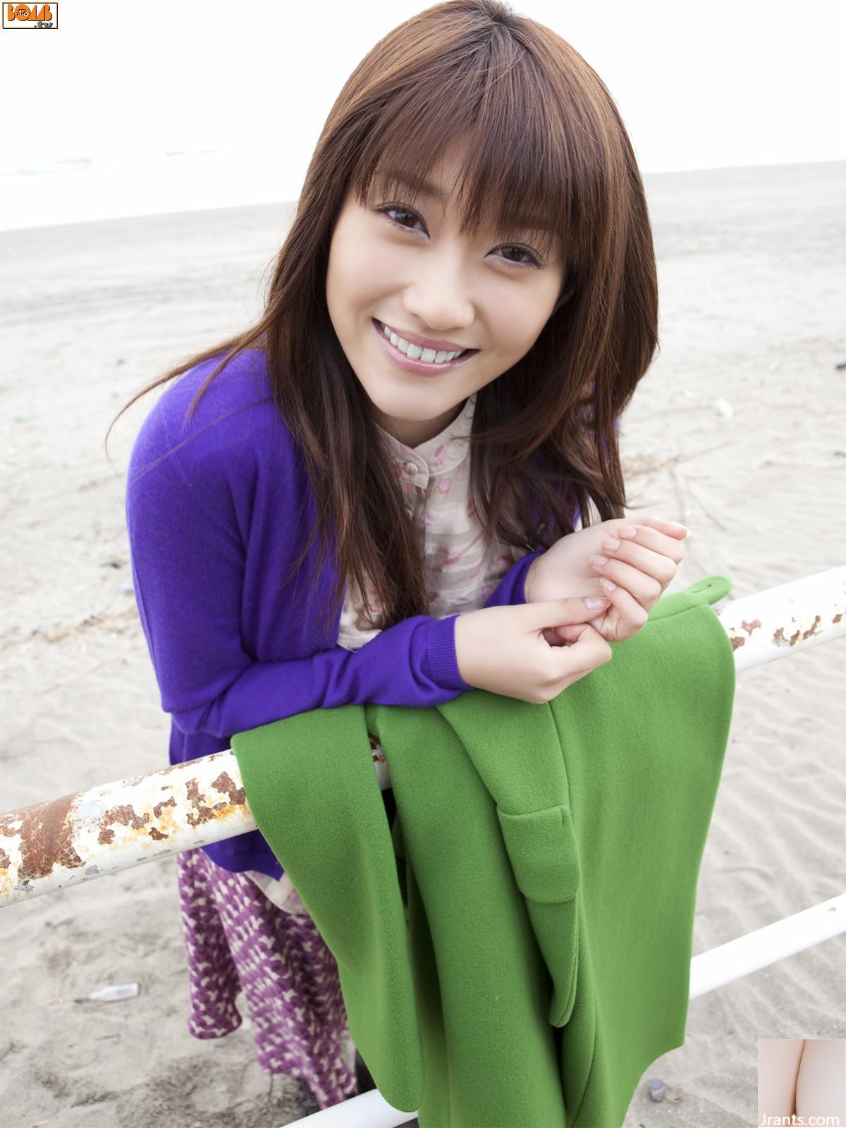 2009.04 Mikie Hara (73P)