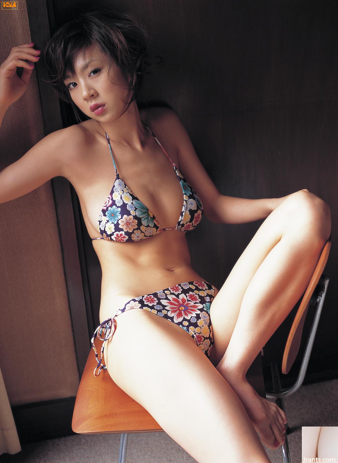 Hoshino Aki (Bomb.TV) 05_2006.03_Aki_Hoshino (109P)