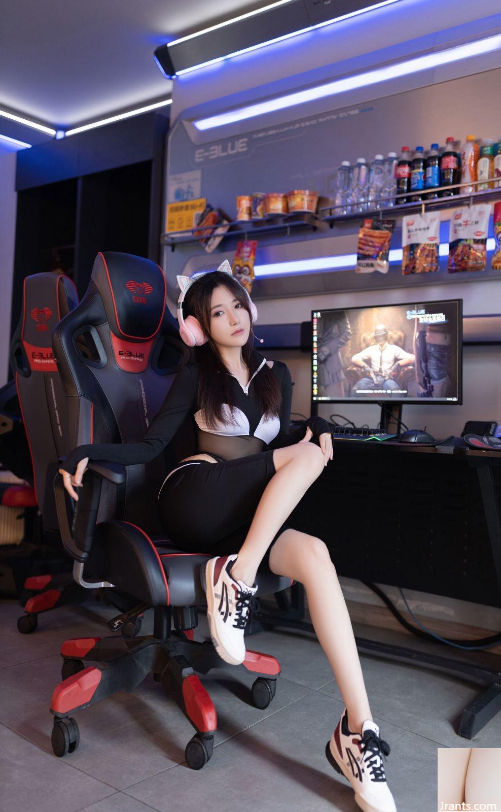 캐비어 피쉬 &#8220;E-Sports Girl&#8221;(120P)