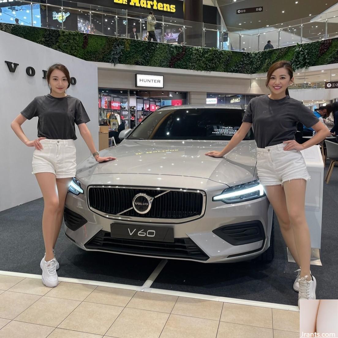 belle fille au salon de l&#39;automobile