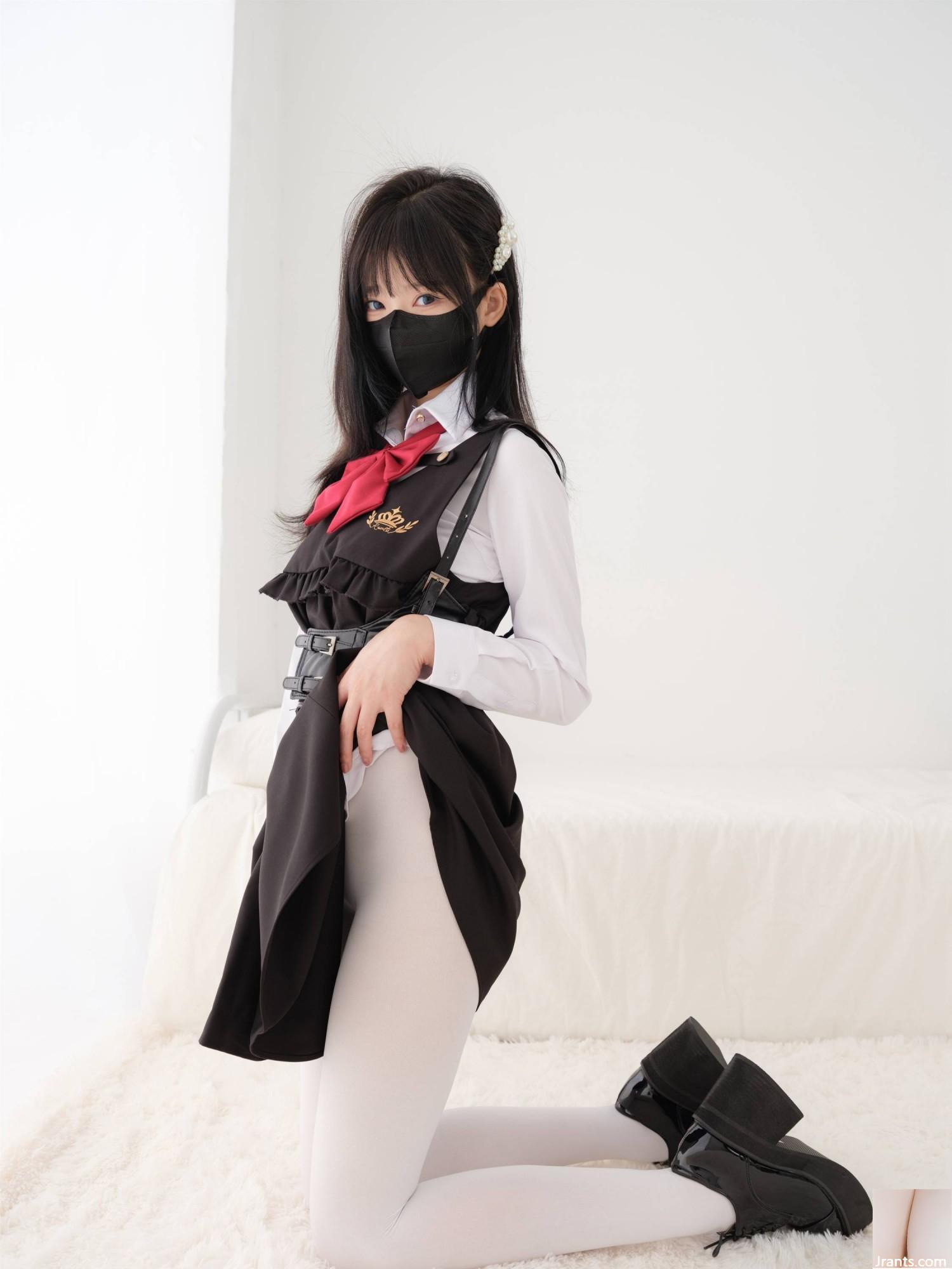 (raccolta on-line)  Welfare Girl Esclusiva VIP &#8220;JK White Silk Uniform&#8221; di Jian Xi (86P)