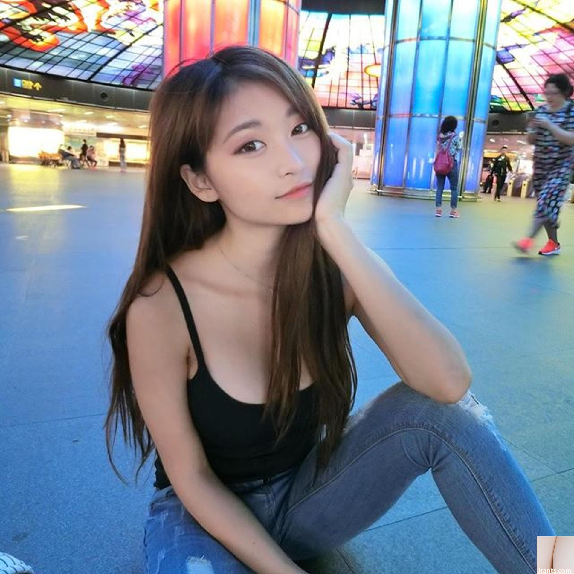 Die Internet-Berühmtheit Qi Jin&#39;er hat auf IG ein Foto gepostet, auf dem sie im Badeanzug taucht, und wurde von Internetnutzern als „eine Nachbildung von Zhou Tzuyu“ bezeichnet (44P)