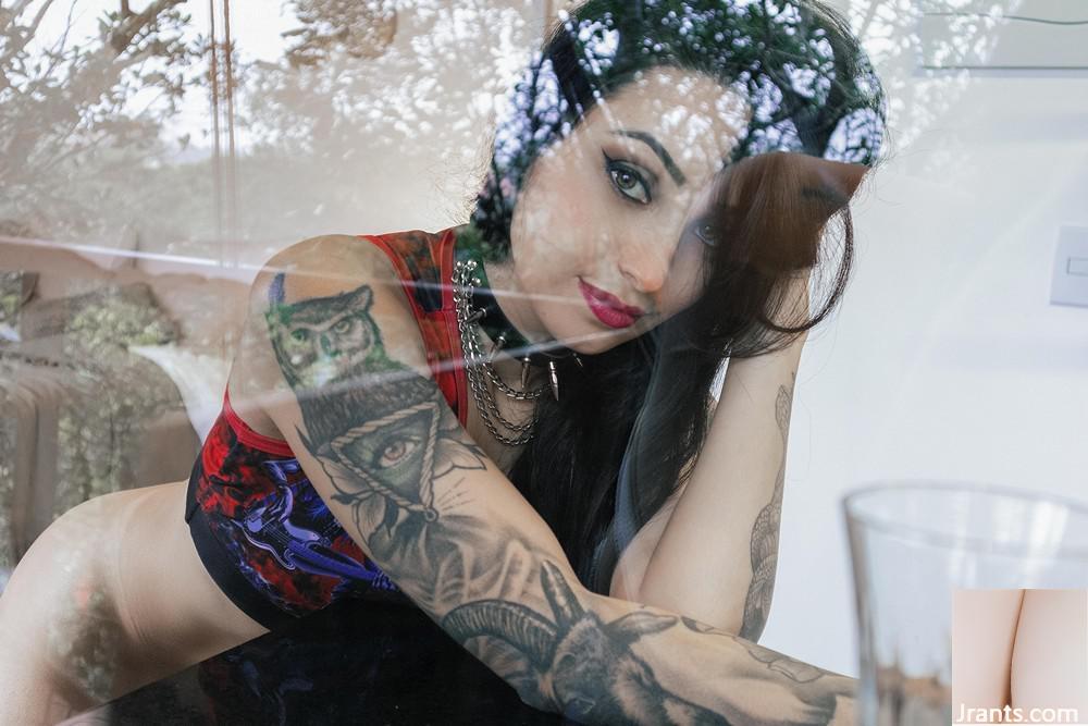 (Suicide Girls) 09 avril 2024 – Ivydenali – Up the Irons (46P)