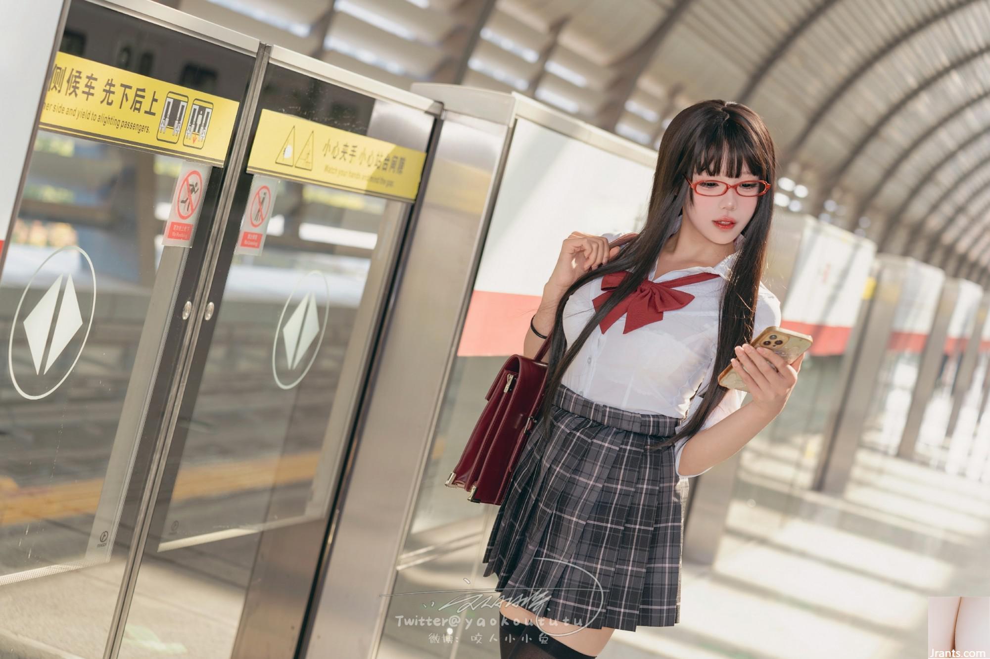 Coser@ Sticky Tuanzi Rabbit – Tram Horror &#038; Expectation (72P)