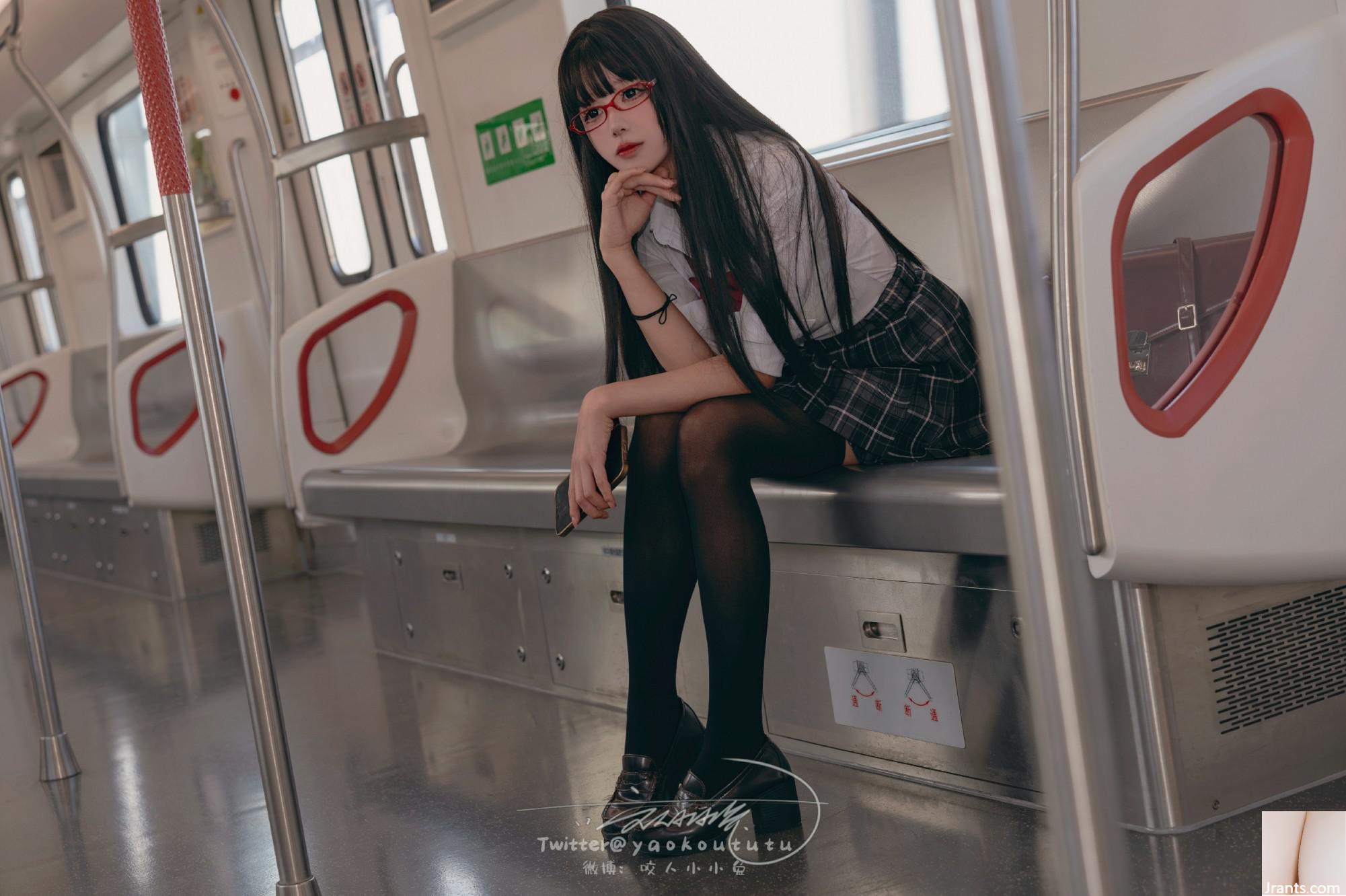 Coser@ Sticky Tuanzi Rabbit – Tram Horror &#038; Expectation (72P)