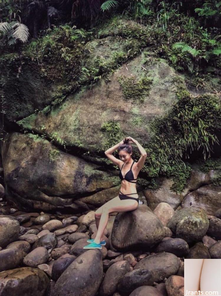 Gadis cantik Taiwan memakai ini saat hiking! Ia menyaksikan dengan mata kepalanya sendiri &#8220;paparan yang menyegarkan itu sangat menjengkelkan&#8221;&#8230;menjadi begitu terkenal hingga menimbulkan kerusuhan di luar negeri (43P)