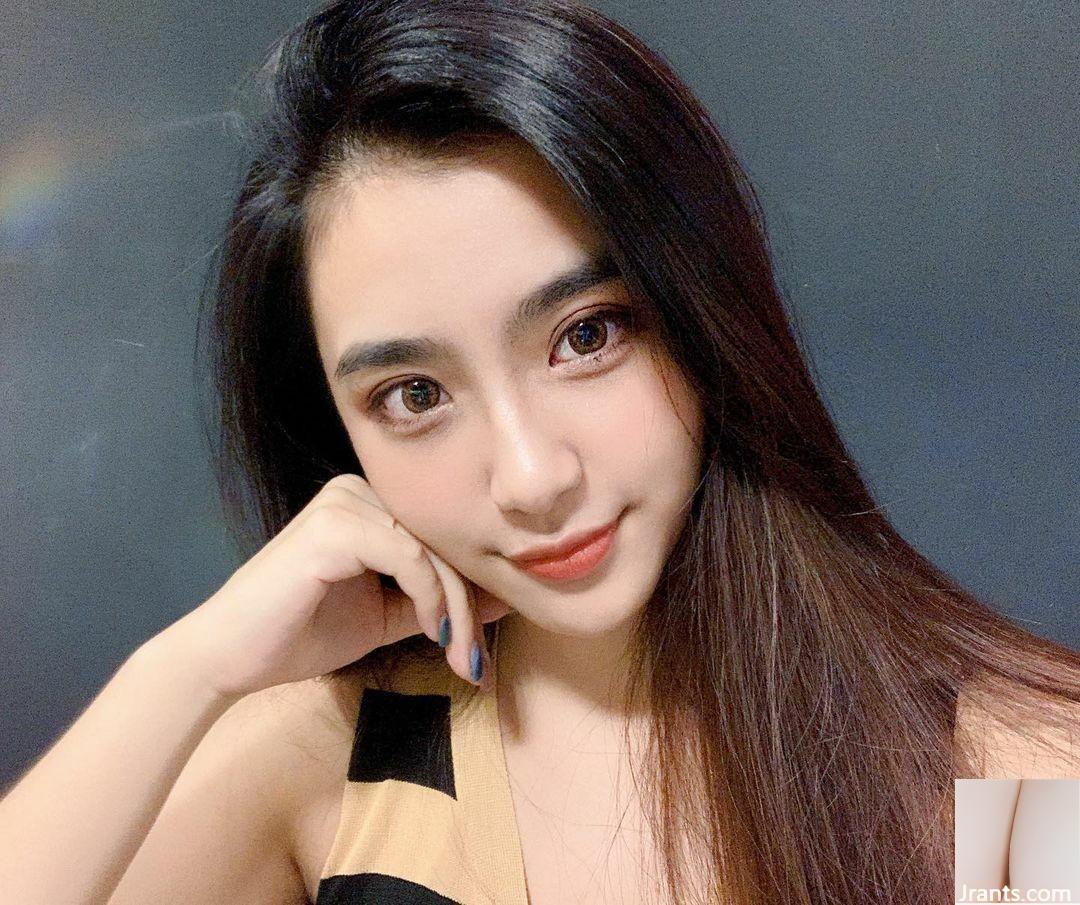 Wanita cantik berpayudara besar dan seksi &#8220;Tian Tian&#8221; tidak bisa menahan bagian atas payudaranya! Cuacanya terlalu panas dan semua pakaian seksi terekspos (20P)