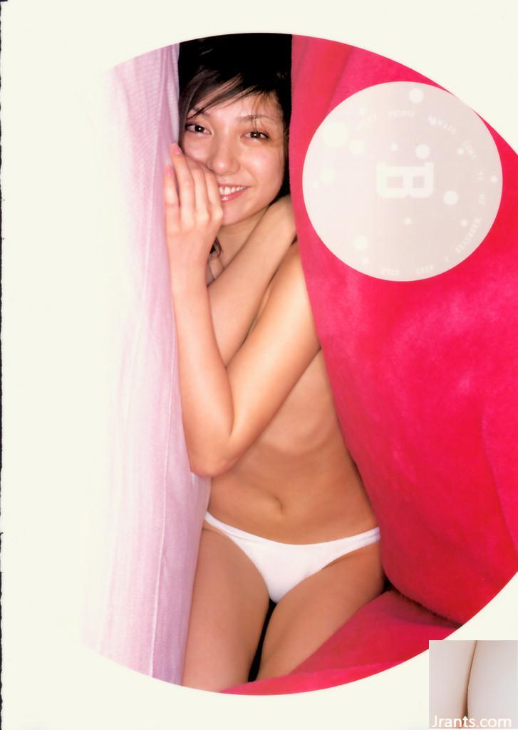 Sachiko Kokubun (Koleksi Foto) (Seri Bulanan 046) – Bulanan 046 (96P)